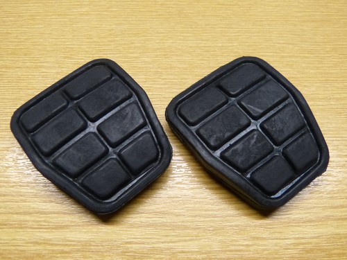 NEU 2x Pedalgummi Kupplung Bremse VW T4 Transporter Passat Pedalgummi 321721173 - Bild 1 von 2