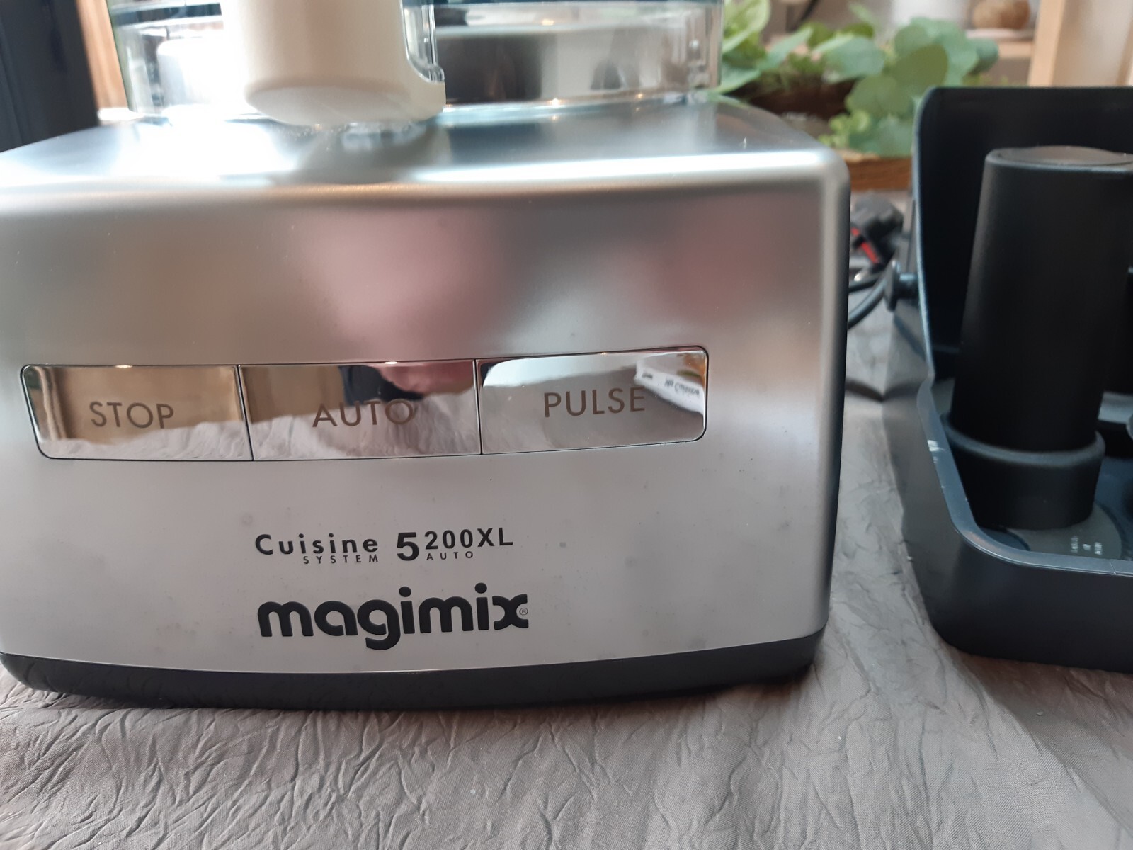 Magimix 5200xl auto Food Processor satin/cream RRP£379 BARGAIN minor