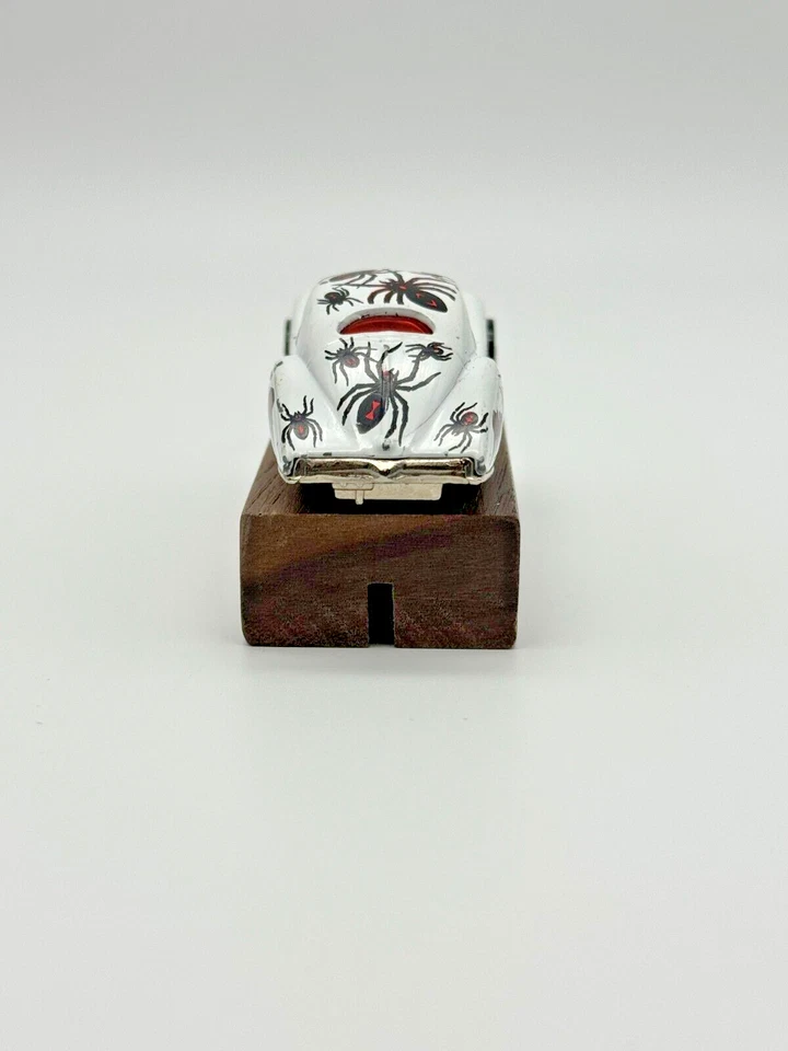 1987 MATTEL HOT WHEELS TATTOO MACHINES WHITE JAGUAR SPLIT "SPIDERIDER" SPIDERS! - Изображение 3 из 4