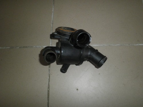 Original VW  Passat Wasserpumpe Zusatzwasserpumpe 03L121111S