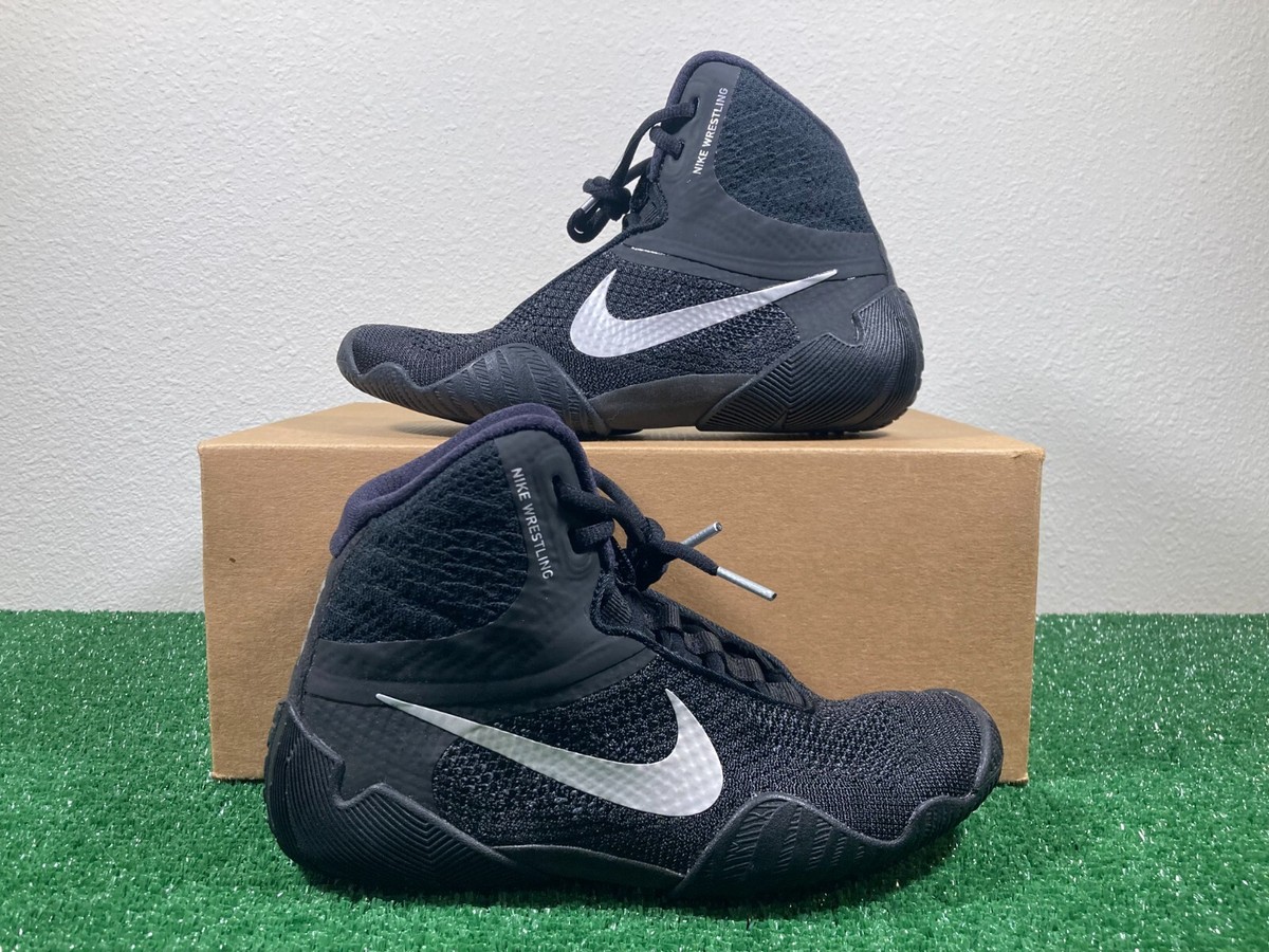Sz 5.5 Men/7 Women - Nike Tawa Flyknit Wrestling Boxing