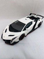 AUTOart LAMBORGHINI VENENO white