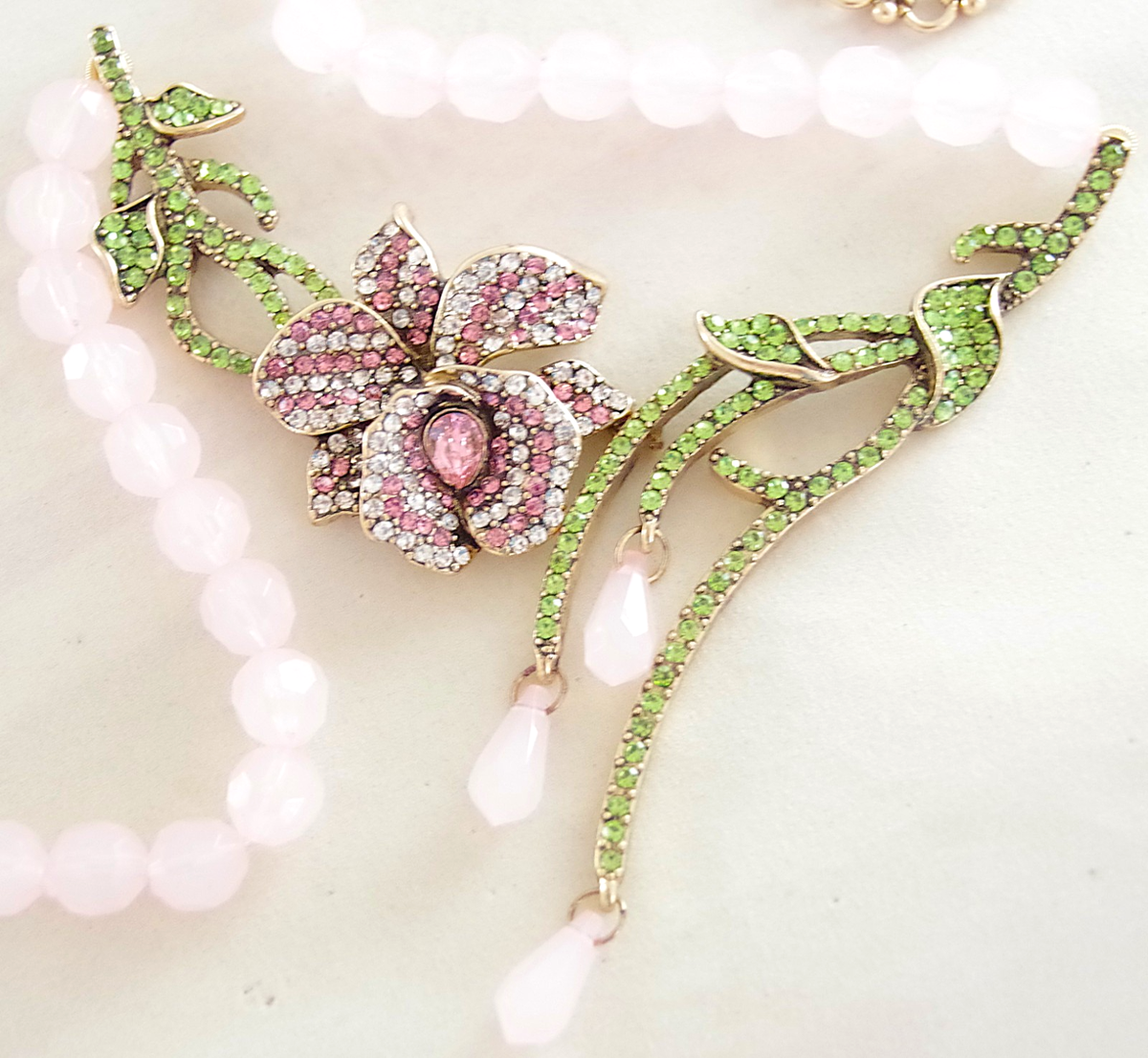 NWOT DESIGNER STYLE ORCHID FLOWER w/ LEAVES & DANGLES PINK CRYSTAL