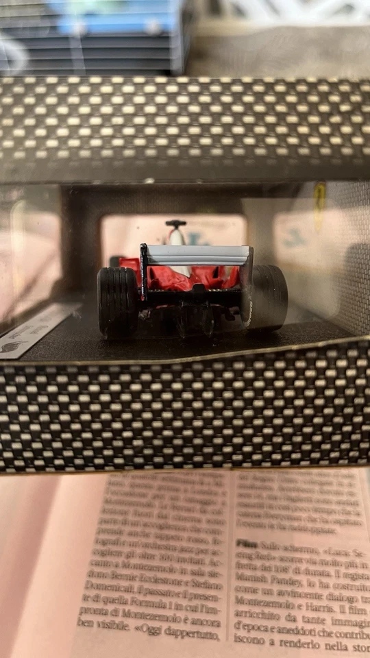 hot wheels 1/43 Ferrari F2003-GA M.Schumacher - Immagine 3 di 4