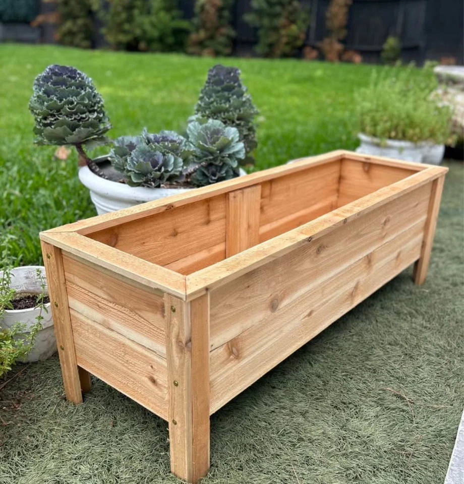 Jardinera artesanal de cedro Foto 2 de 4