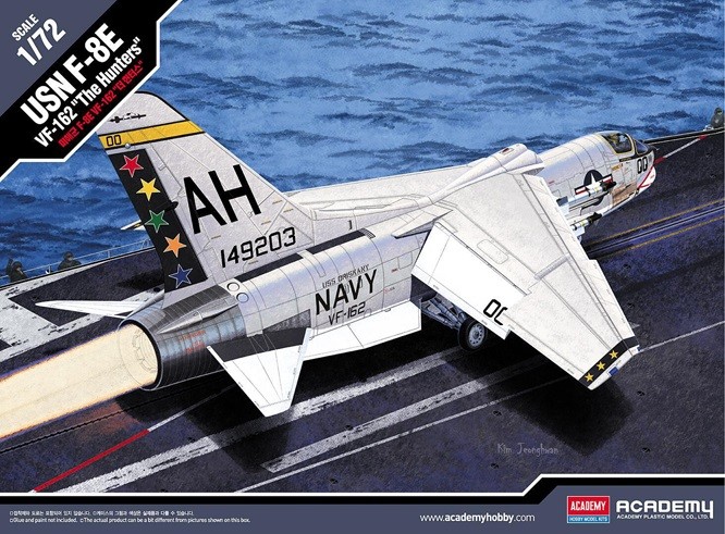 Academy 12521 - 1/72 USN F-8E Vf-162 The Hunters - New