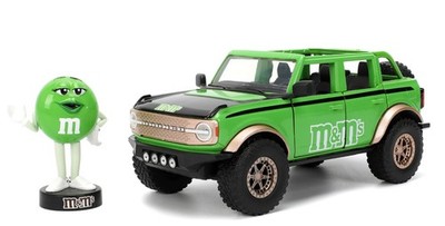 JADA TOYS - FORD Bronco 2021 grün mit M&M's Figur - 1/24 - JAD35473