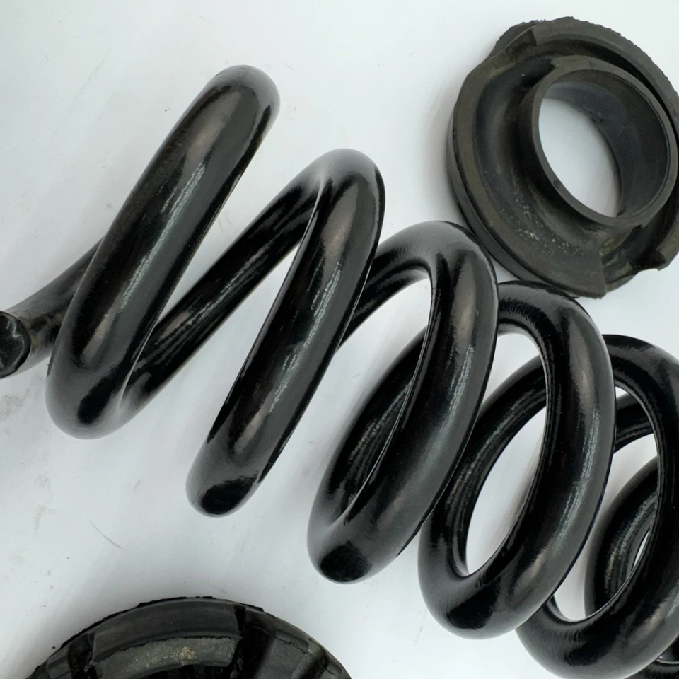 Muelles helicoidales traseros derechos Dodge Challenger 2015-2023 05181369AF OEM Foto 3 de 4