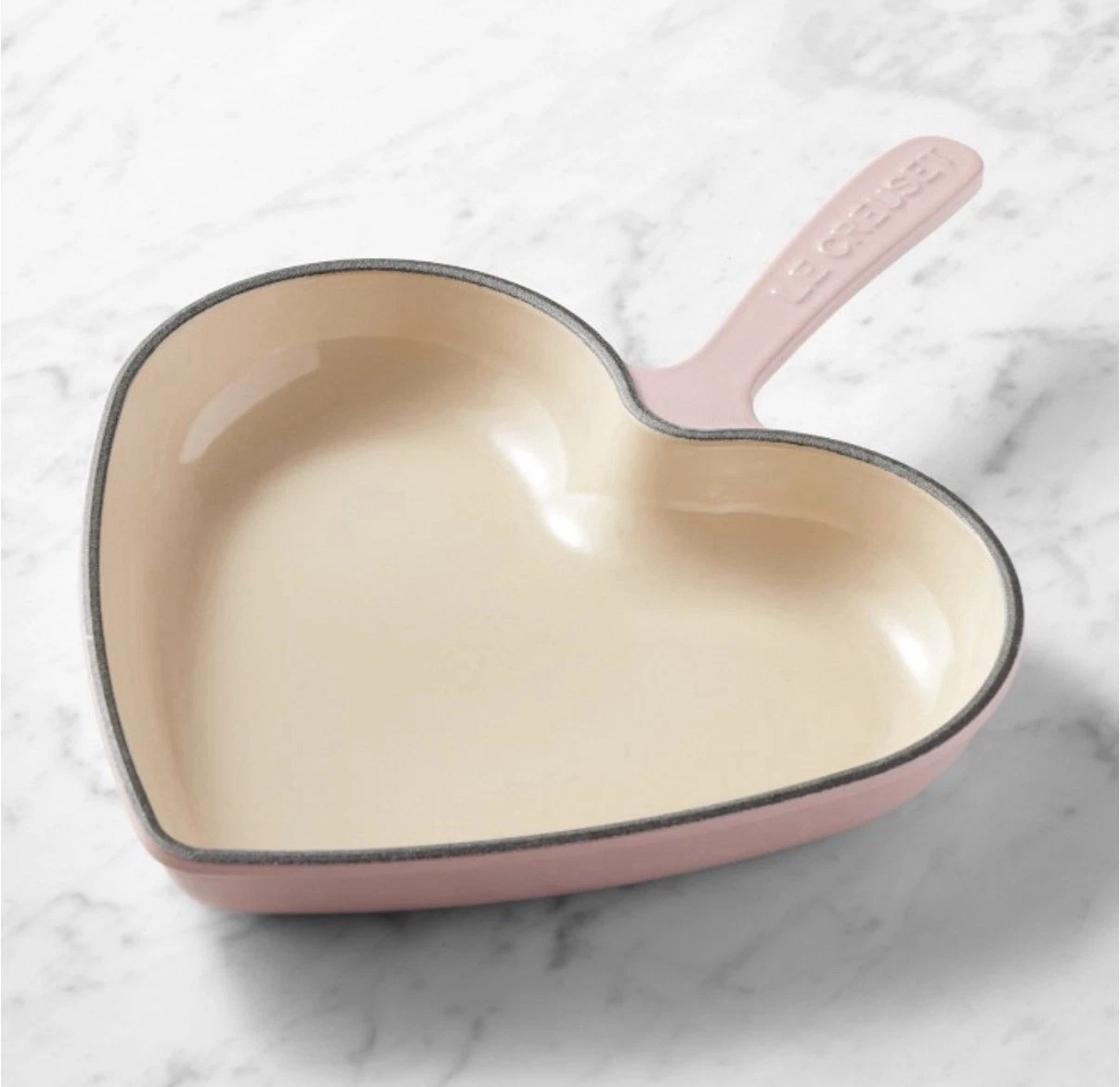 Le Creuset Enameled Cast Iron Heart Skillet Pan Chiffon Pink 10.5 Inch. NIB