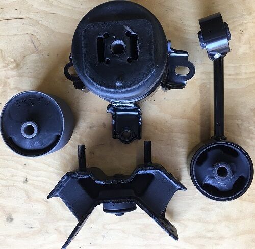 4pc Set fits Toyota Sienna 1998 1999 2000 2001 2002 Motor Mounts and Rear Insert - Picture 1 of 1