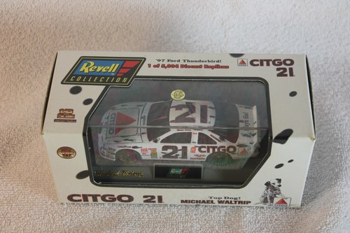 Revell Collection, 1997 Ford T-Bird #21, Michael Waltrip - Picture 2 of 3