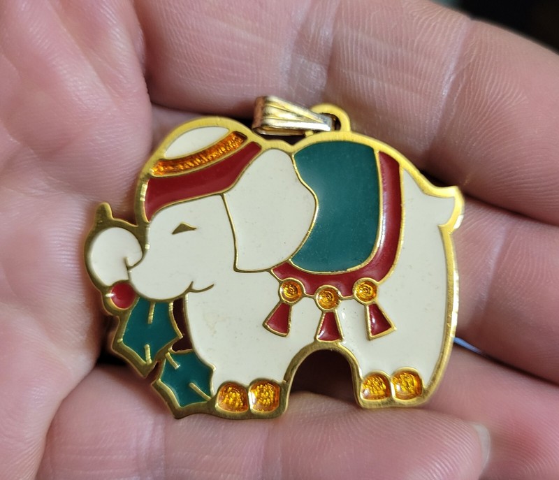 RARE Wallace Silversmiths ELEPHANT Christmas Cookies Pewter Pendant Ornament Vtg