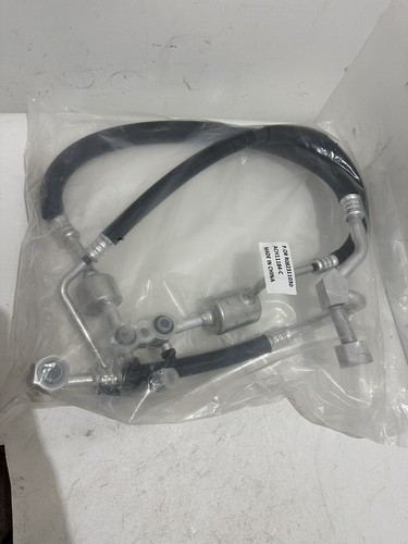 A/C Manifold Hose Assembly for Cadillac Escalade Chevrolet C1500 Suburban GMC - Picture 2 of 4
