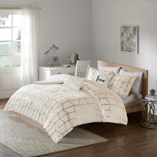 Intelligent Design Raina Metallic Printed Comforter Set Duvet with Sham Pillows