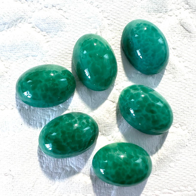 AM1173 Vintage glass cabochons Czech 14x10mm Japan Jade oval unfoiled (6)