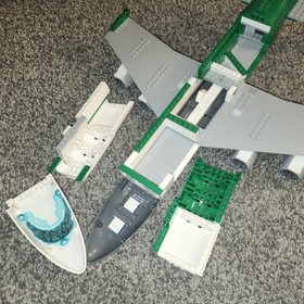 LEGO Airplane: Cargo Terminal 60022 (2013) Retired 90% complete 