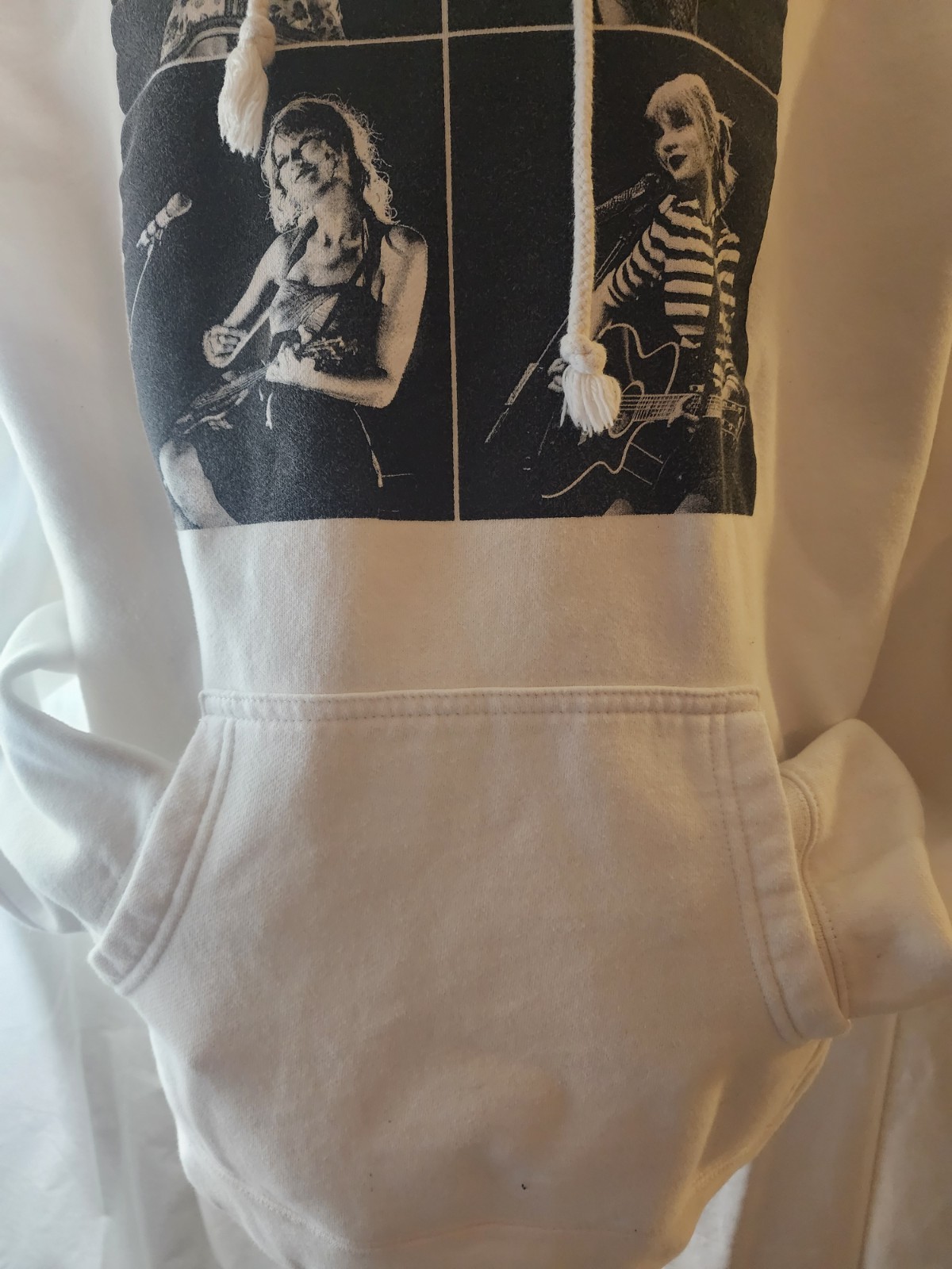 Independent Trading Co Taylor Swift The Eras Tour 2023 Hoodie Cream/White XL image 4