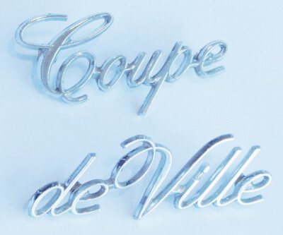 Original altes  Auto Emblem Cadillac Coupe de Ville Oldtimer 2teilig
