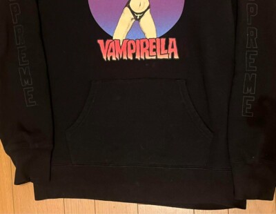 Supreme vampirella Supreme x Vampirella hoodie Black Size M