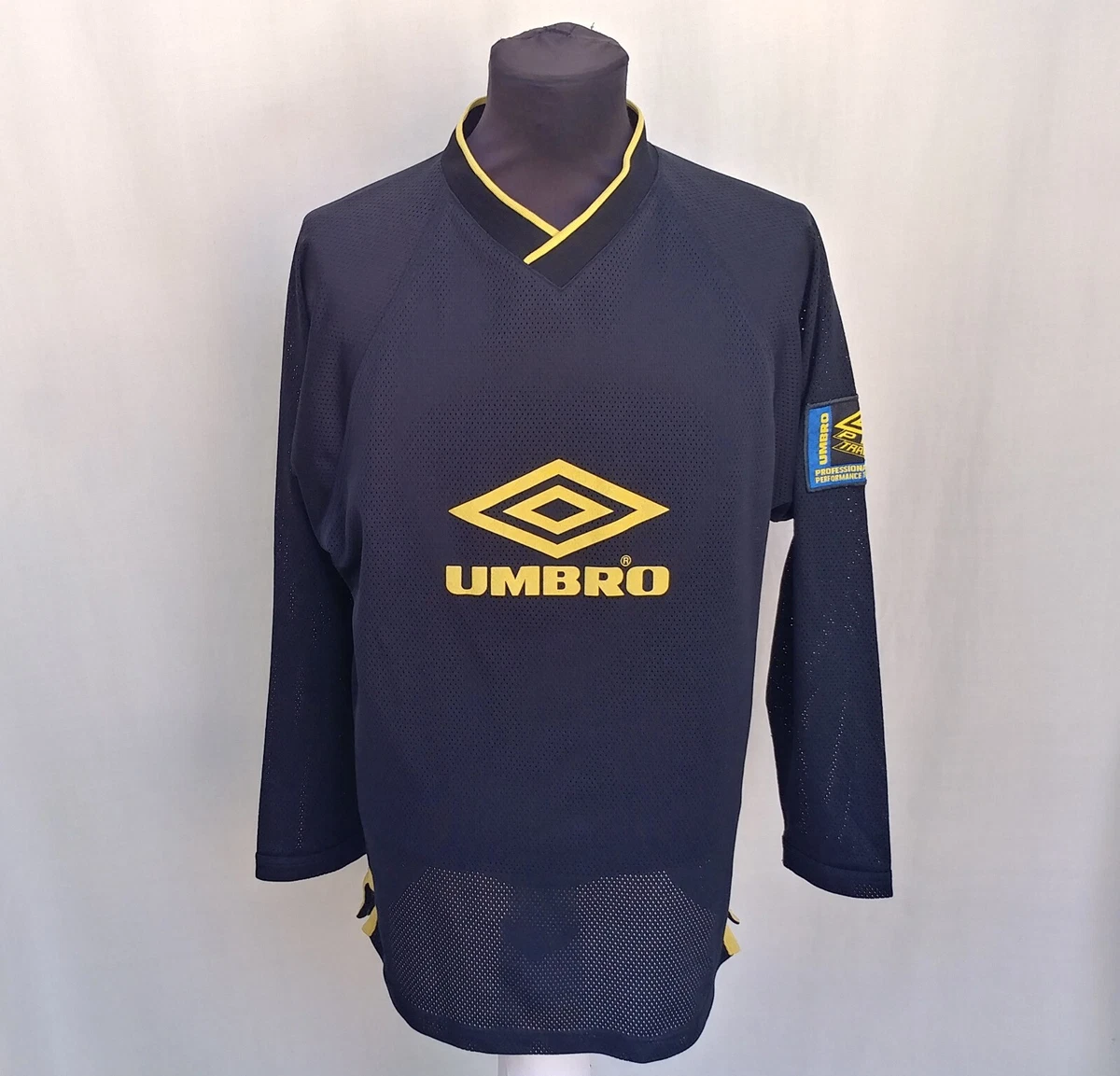 Vintage 90s umbro pro training short sleeve sweater sales