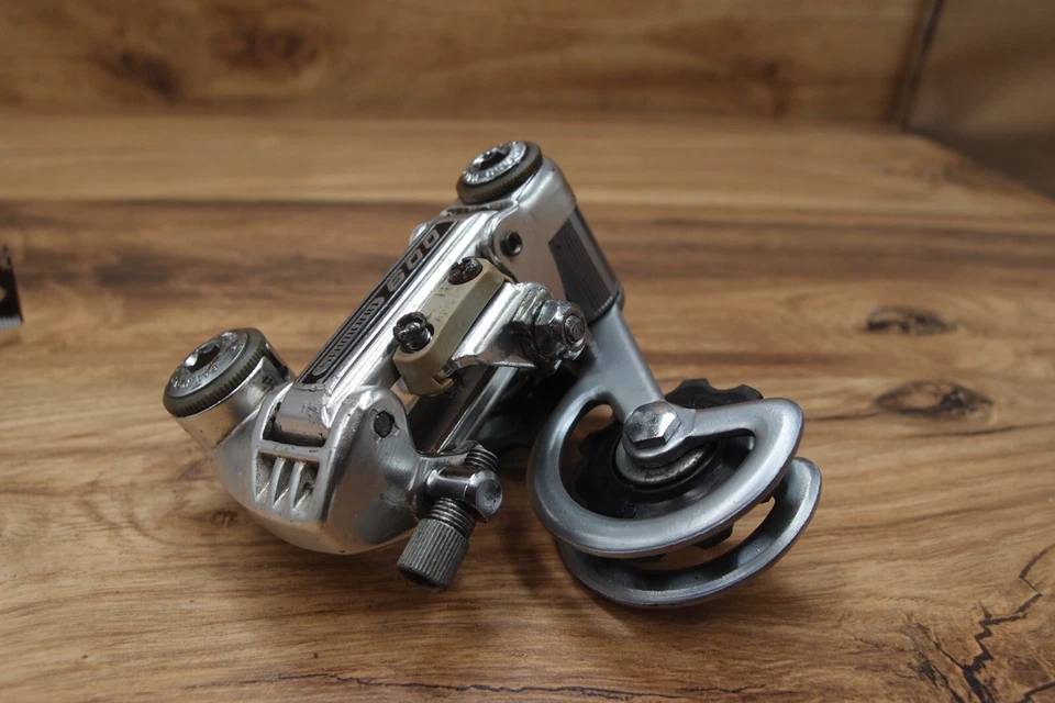 1978 rear derailleur 	Shimano 600 VIA Japan DC-200 short cage 5 sp for road bike - Image 3 of 4