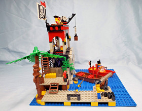 LEGO Vintage Pirates 6279 Skull Island Complete w/ Manual & Minifigures & Box