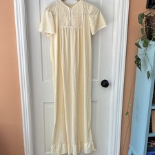 VTG Ivory Nylon Nightgown