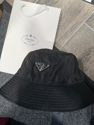 PRADA Black Nylon Bucket Hat Medium Logo Lightweight  display picture 3