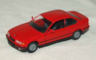 Gama 1021 * 1:43 * BMW 325i Coupé Coupe rot