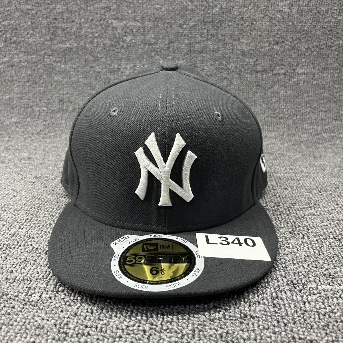 New Era 59FIFTY New York Yankees Kids Fitted Hat Black White Size 6 5/8 53cm