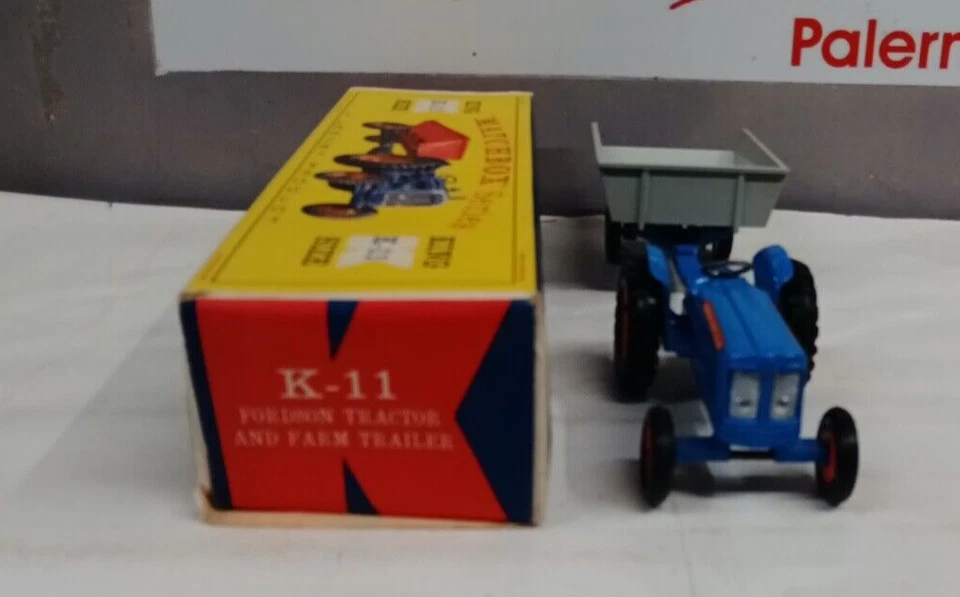 MATCHBOX KING SIZE FORDSON TRACTOR AND FARM TRAILER K11 - Immagine 2 di 4