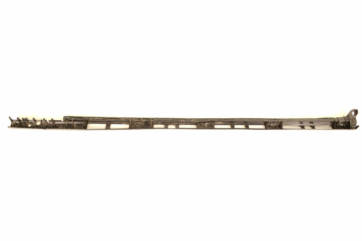 MERCEDES GLC X253 2015 RHD Left Side Skirt Mount Bracket 