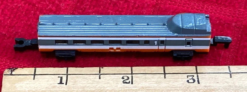 Coche vintage 1989 micro máquinas "tren bala" #1 de Galoob Foto 2 de 4