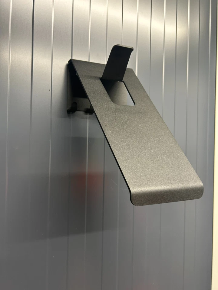 Motorcycle Helmet Holder Mounting On Wall For All Type Of Helmets Foto 3 de 4