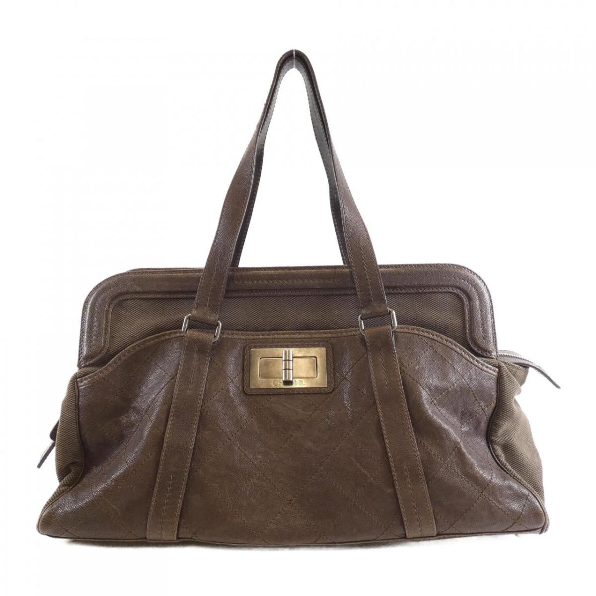 Vintage Chanel Shoulder Bag in Excellent Condition-image