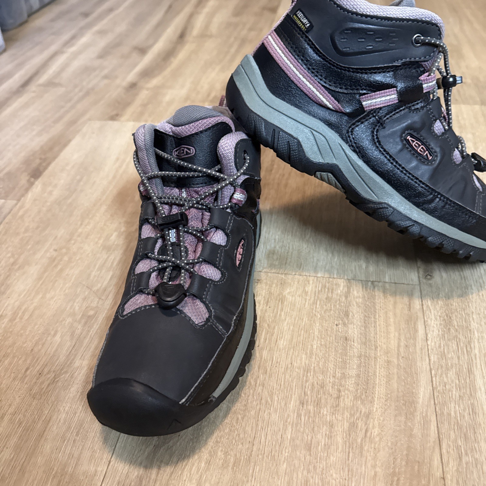 Stivali da trekking KEEN Targhee Mid impermeabili 1020131 giovani ragazze neri taglia 4