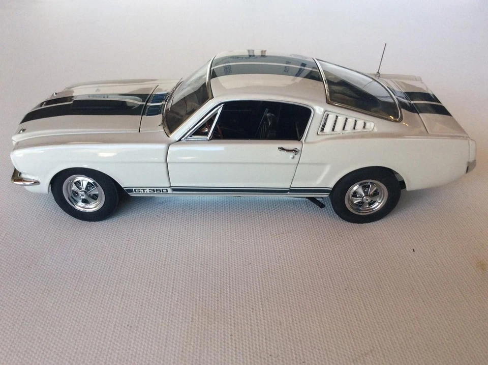 Franklin Mint 1965 Shelby Mustang GT350,1/24,白色,B11TY26,盒子和所有纸 — 第 3/4 张图片
