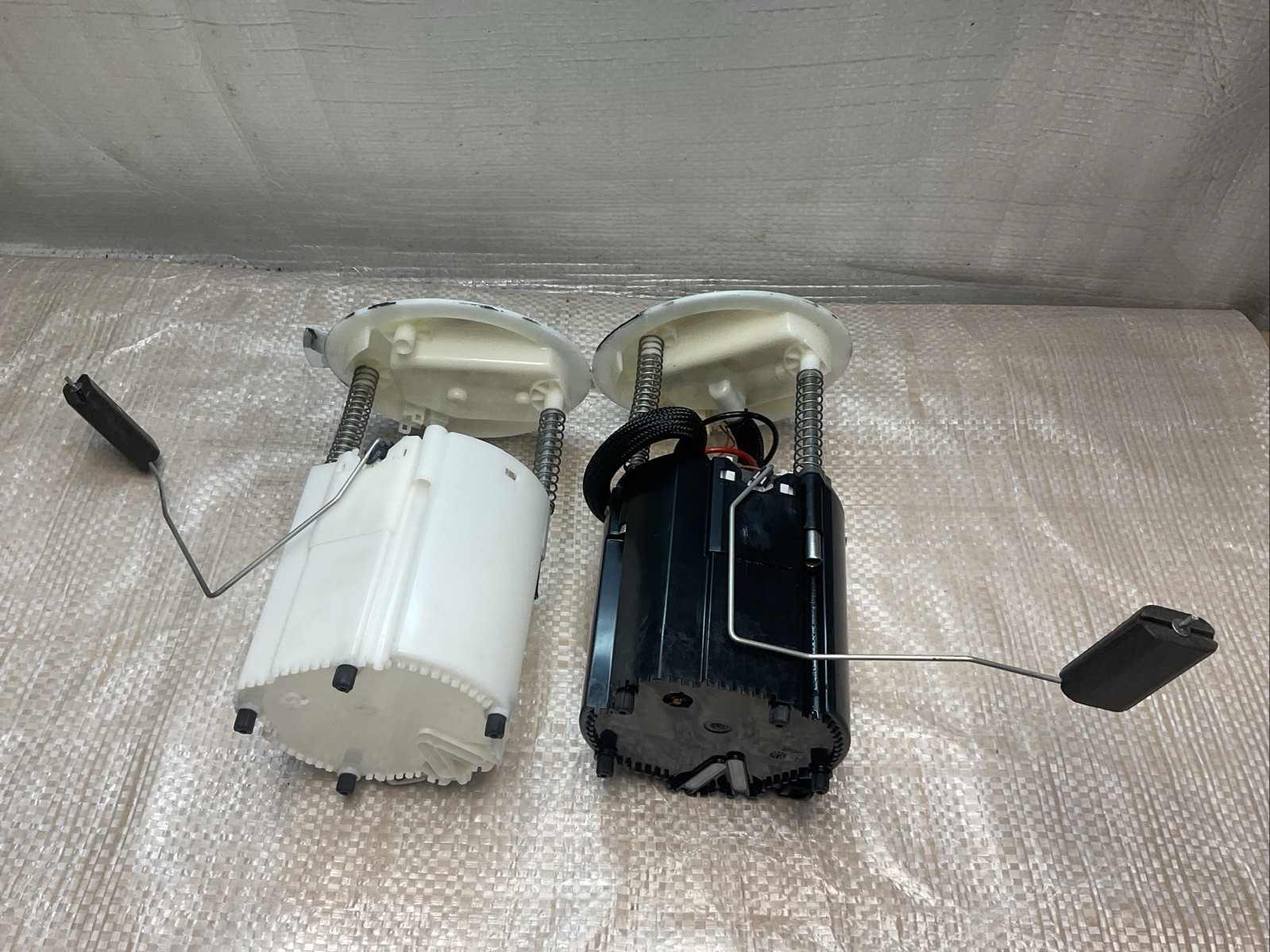 Set 2 Rear Fuel Pump & Level Sending Unit 670003733 Maserati Ghibli M157 14-24