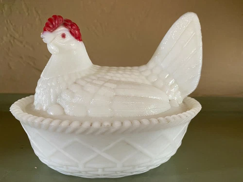 Vintage Westmoreland Chicken Nesting Covered Candy Dish Milk Glass Red Head