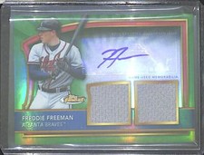 2011 Topps Finest Green Relic Autograph #72 Freddie Freeman No 86 of 149