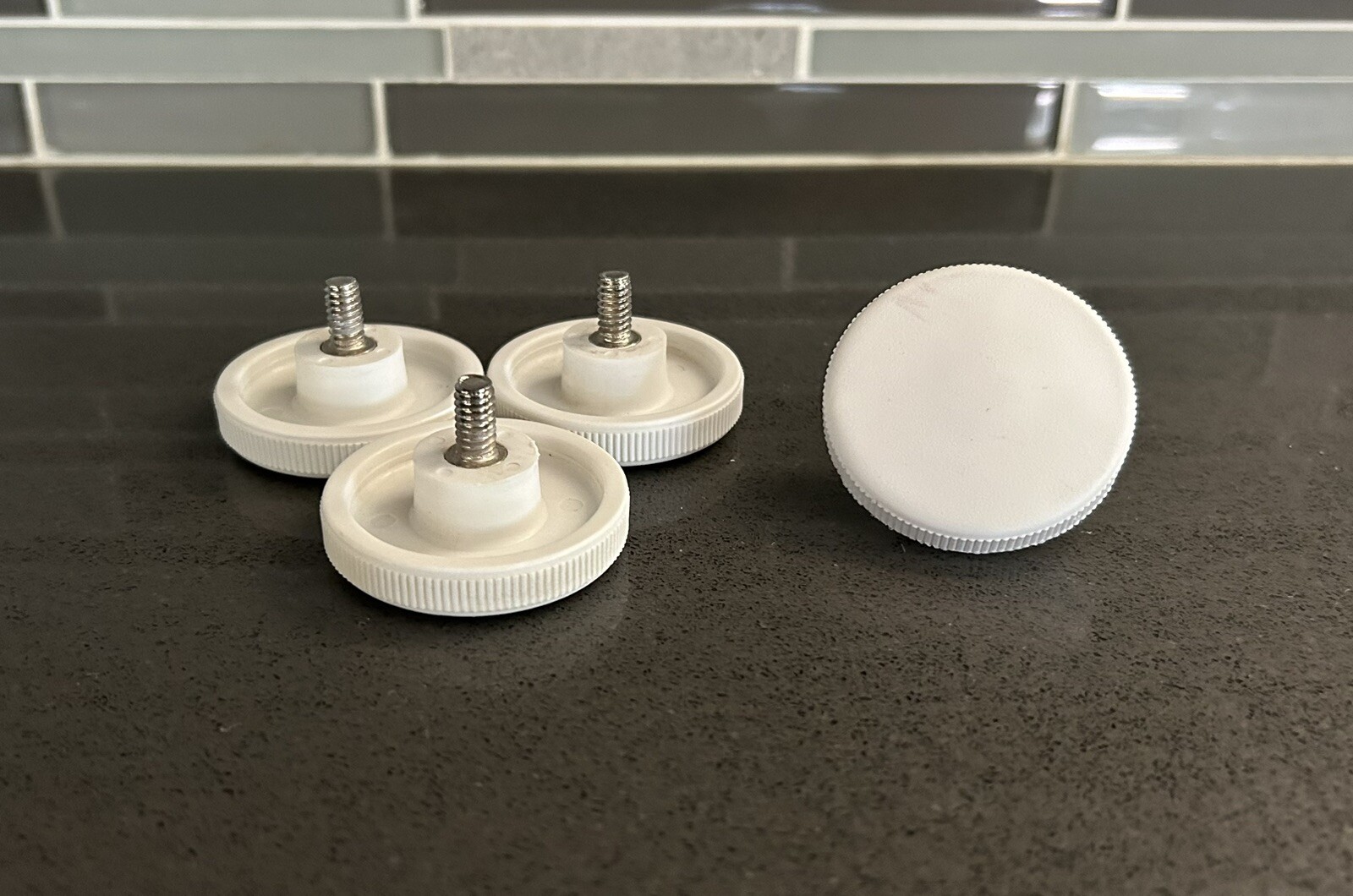 Bose 251 Weather-Resistant Outdoor Environmental Speaker Pair & Brackets - White