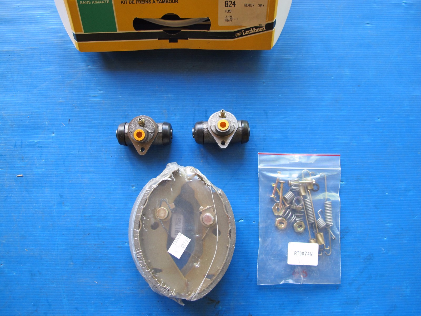 Kit freins arrière AP Lockheed haute friction pour Ford Fiesta 1.6 S