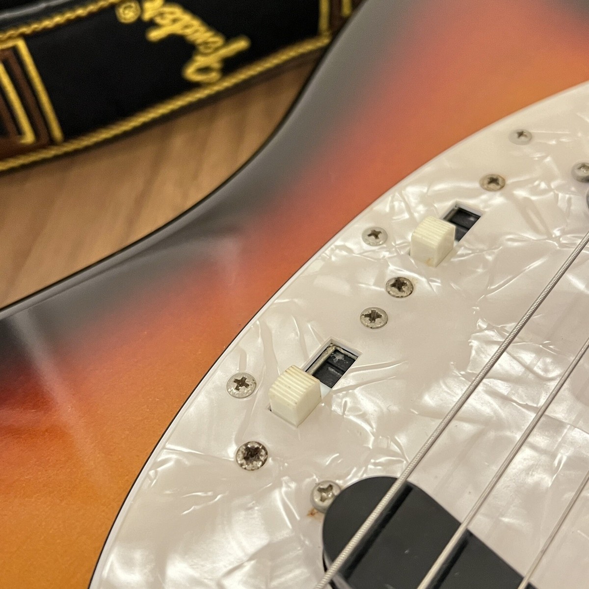 Fender Japan Mustang MG69-65 6 String solid Electric Guitar Fender Japan Mustang MG69-65 6 String solid Electric Guitar