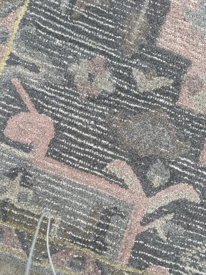 Alfombra acolchada a mano con umbral de 5' x 7' multicolor rosa gris amarillo Foto 3 de 4