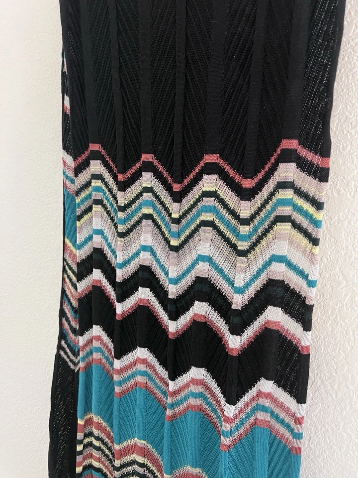 正品 MISSONI Multi ZIGZAG 印花雪佛龙针织长围巾 - 20 英寸 x 70 英寸海军蓝 — 第 4/4 张图片