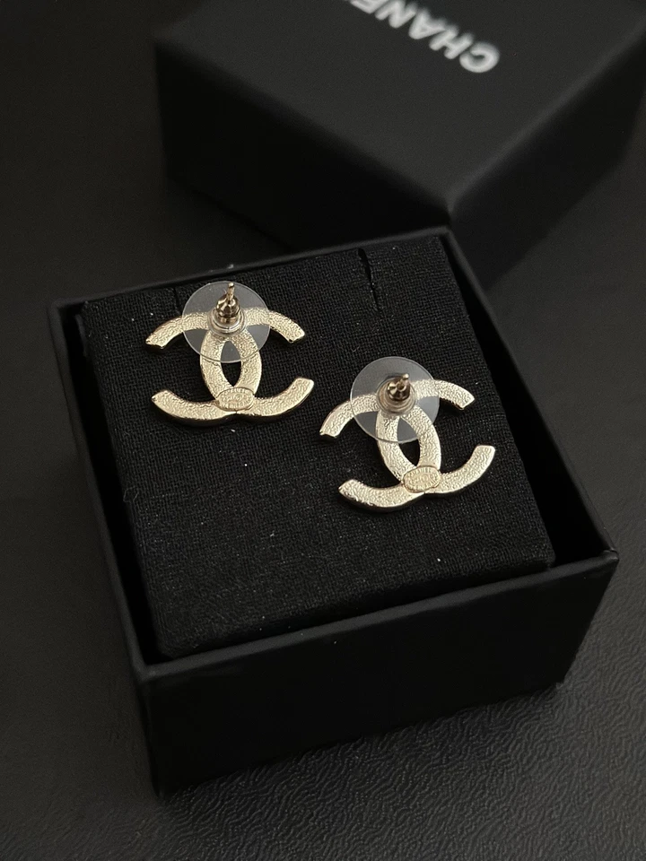 Chanel Pink Gold Metal Enamel CC Earrings - Image 4 of 4