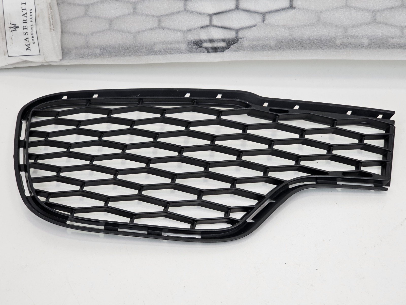 New OEM 2014-2017 Maserati Ghibli 3Pcs Front Bumper Lower Grill Set Grille Guard