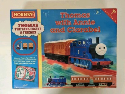HORNBY No.R 9022 THOMAS & FRIENDS WIND-UP TRAIN SET Annie & Clarabel