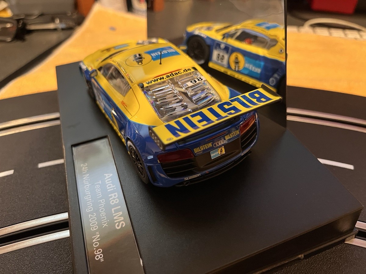 Carrera 132 AudiR8 LMS 