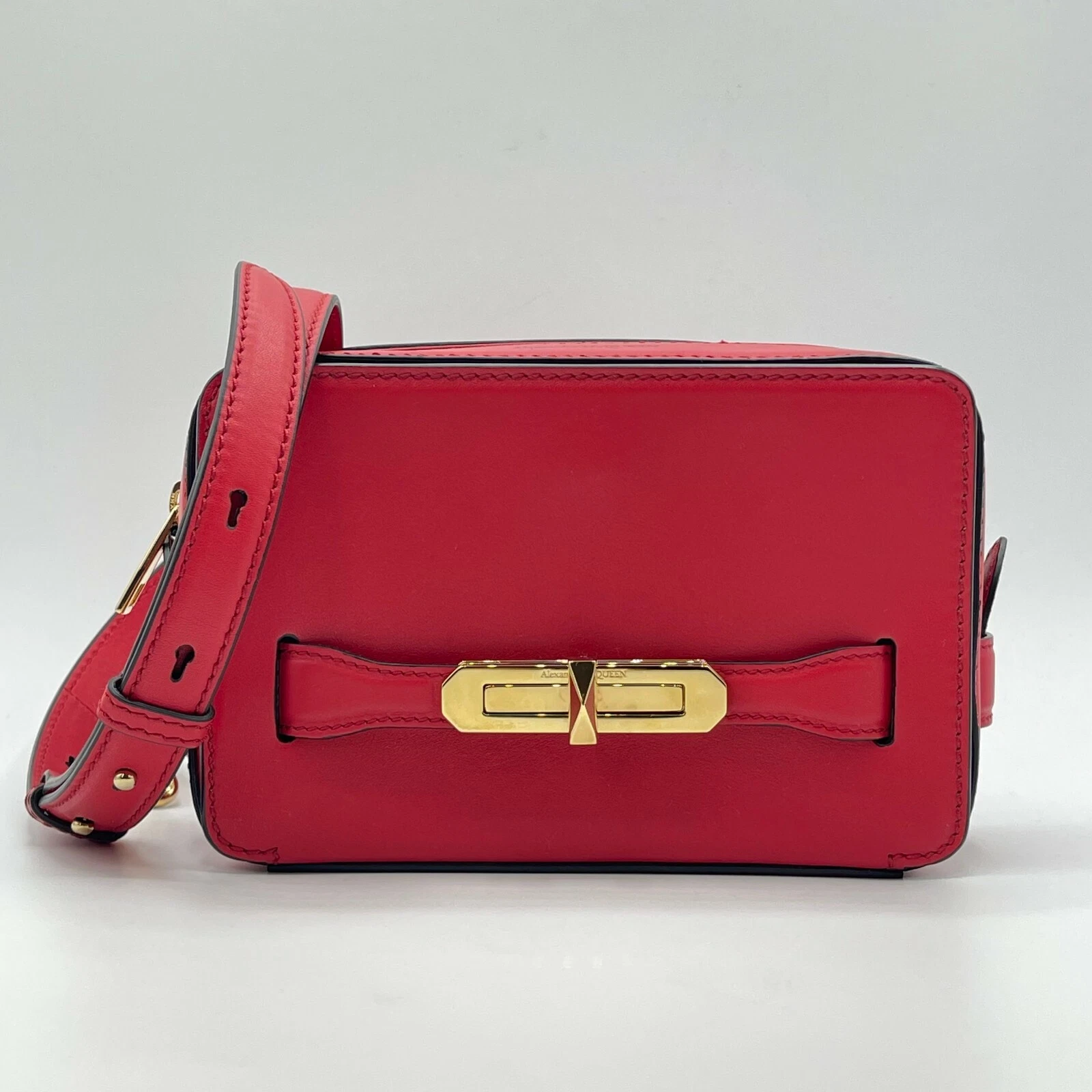 $1590 New Alexander McQueen Myth Red Leather Crossbody Bag 609431 6013